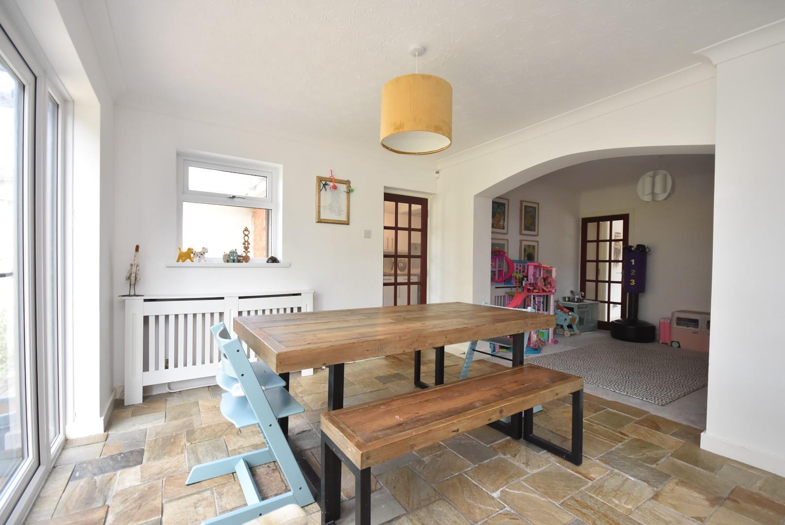 20 Knowbury Avenue, Penarth, CF64 5RX